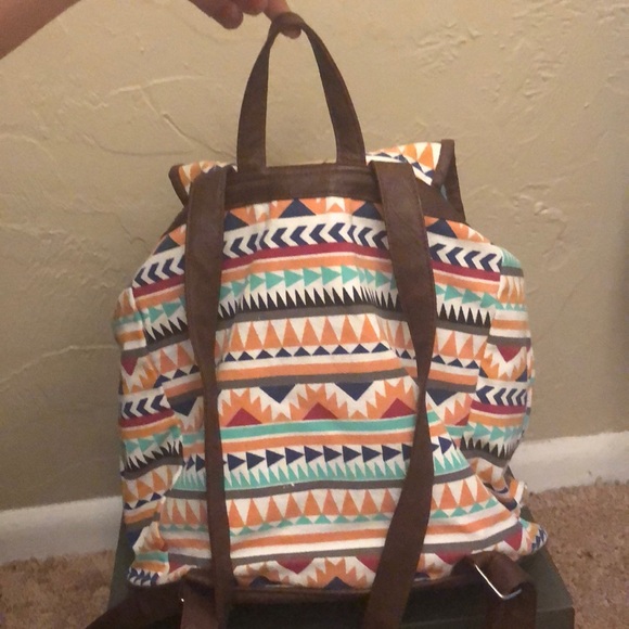 Patterned backpack - Picture 2 of 9